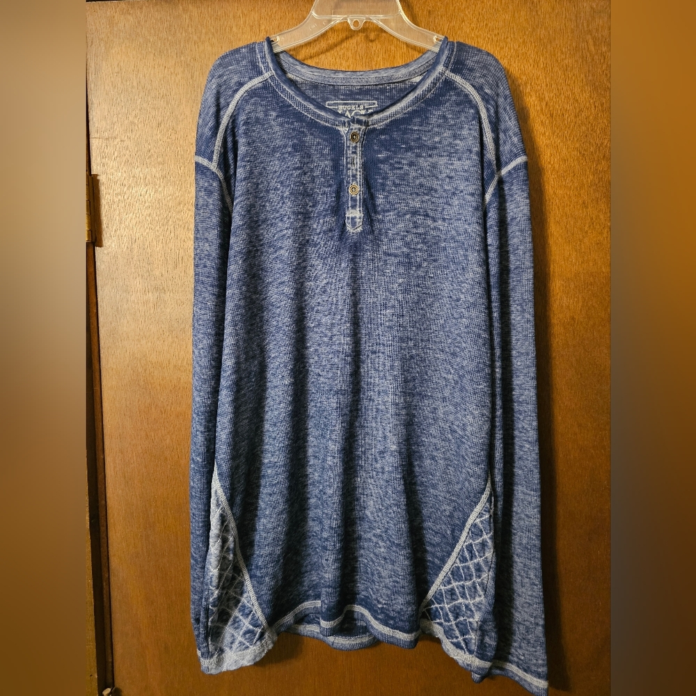Buckle shirt